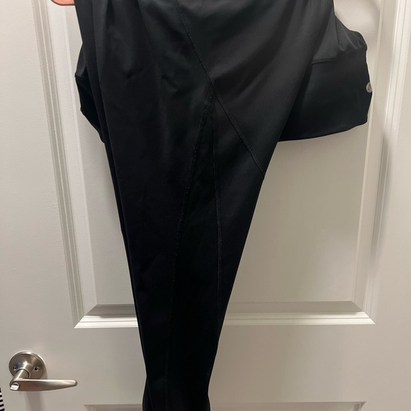 Livi Active legging from lane Bryant - Picture 3 of 3